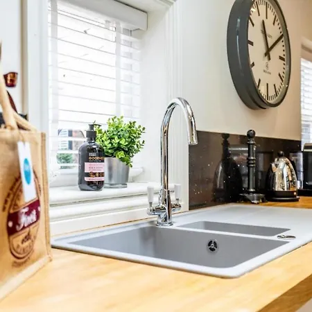 42 Is The Answer- Stunning Townhouse Appearing On Tv Show Prázdninový dům *