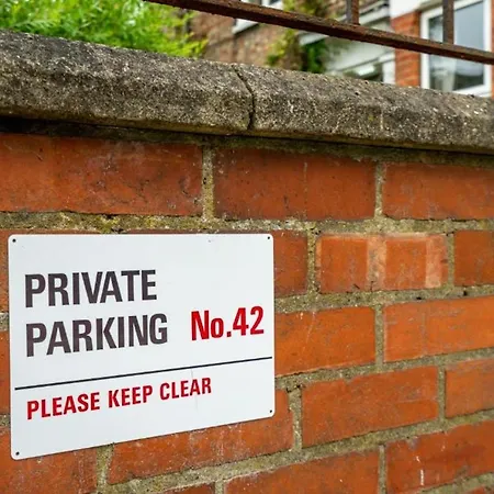 42 Is The Answer- Stunning Townhouse Appearing On Tv Show York