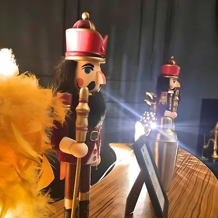 42 Is The Answer- Stunning Townhouse Appearing On Tv Show York