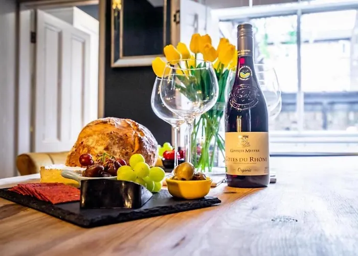 42 Is The Answer- Stunning Townhouse Appearing On Tv Show * York