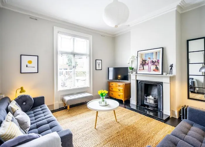 42 Is The Answer- Stunning Townhouse Appearing On Tv Show * ヨーク