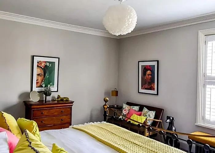 42 Is The Answer- Stunning Townhouse Appearing On Tv Show 別荘 ヨーク