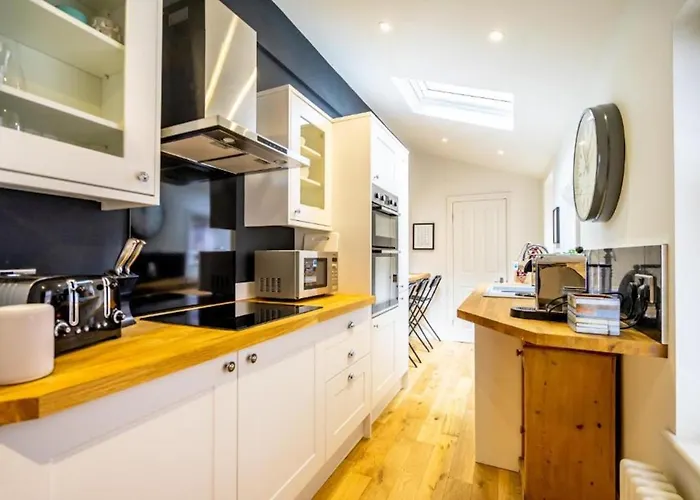 Сasa de vacaciones 42 Is The Answer- Stunning Townhouse Appearing On Tv Show