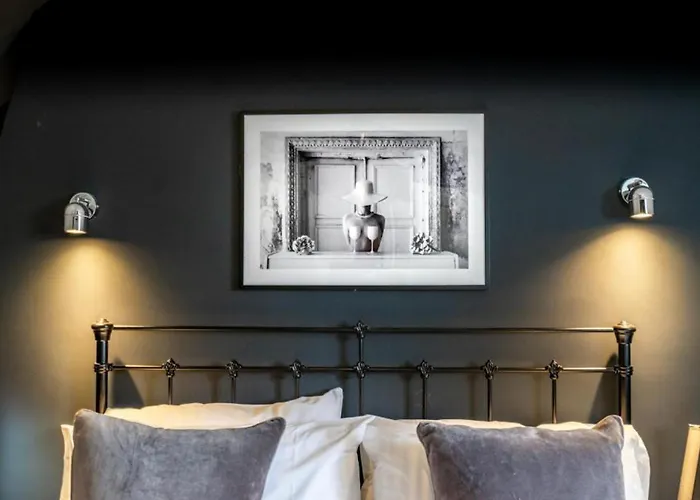 42 Is The Answer- Stunning Townhouse Appearing On Tv Show York