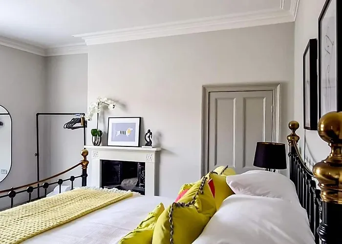 42 Is The Answer- Stunning Townhouse Appearing On Tv Show *