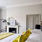42 Is The Answer- Stunning Townhouse Appearing On Tv Show *